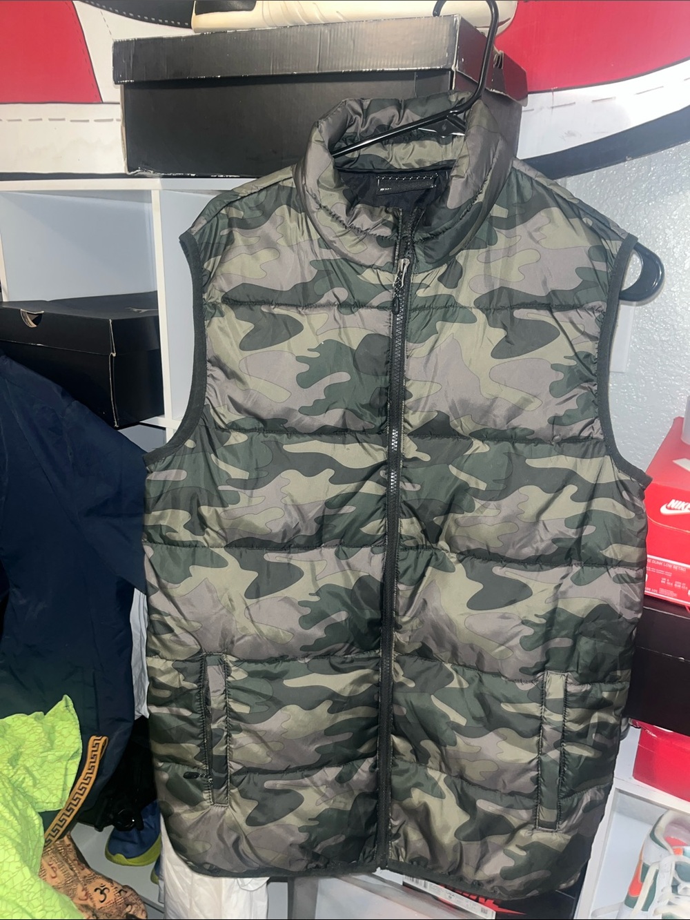 AS-IS small slit top back-Swiss Tech Men's Green Camo Puffer Vest